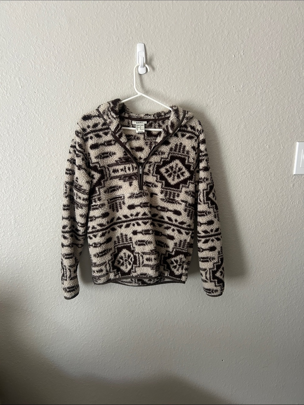 Ariat  Half-Zip Patterned Sherpa Pullover Sweater - Beige & Dark Brown